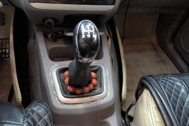Used BAIC Weiwang M20 2014 1.5L practical type BJ415A Gear Lever