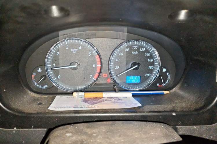 Used BAIC Weiwang M20 2014 1.5L Basic Version BJ415B Instrument Cluster