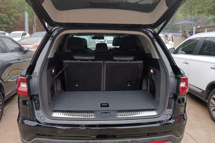 Used Hongqi HS7 2022 2.0T DCT Two-Wheel Drive Smart Connect Flagship Edition Seven Seats Trunk