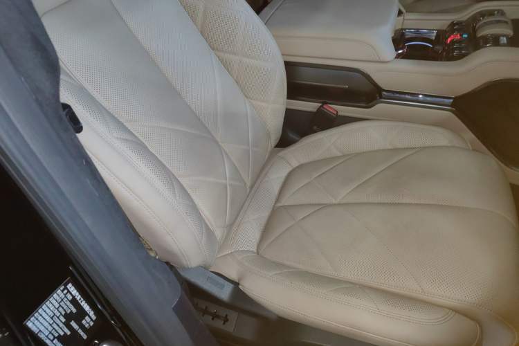 Used Formula Leopard 8 2025 Smart & Brave Flagship Edition 7 Seats