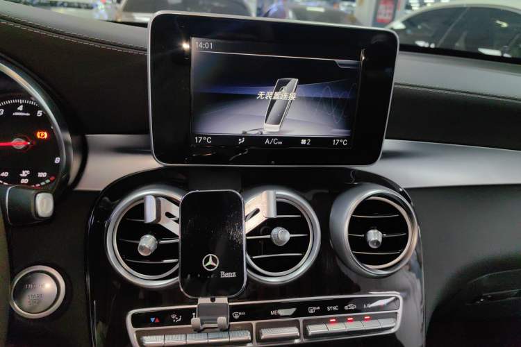 Used Mercedes-Benz GLC 2018 Facelift GLC 260 4MATIC Luxury Edition
