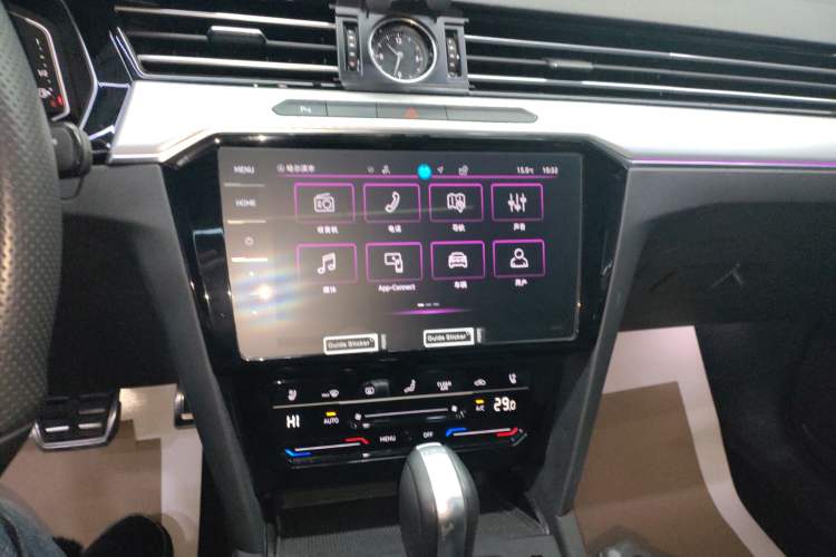 Used Volkswagen Magotan 2024 2 Million Units Zhongxiang Version 330TSI DSG Luxury Edition Audio And AC Panel