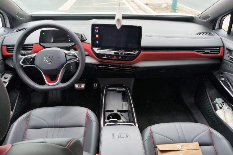 Used Volkswagen ID.4 X 2024 Kinergy Four-Wheel Drive Edition Center Console