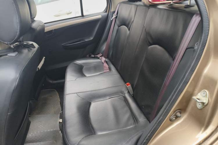 Used FAW Weizhi V5 2013 1.5L Manual Elite Model China IV Standard