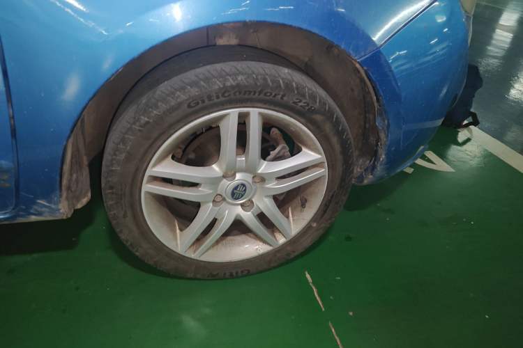 Used Oley 2012 Sedan 1.5L Automatic Comfort Model Right Front Wheel Hub