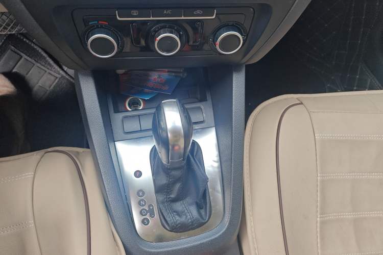 Used Volkswagen Sagitar 2015 1.6L Automatic Comfort Model
