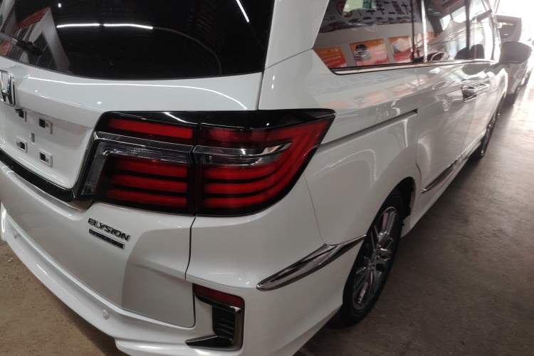 Used Honda Elysion 2019 2.0L Hybrid Supreme Edition