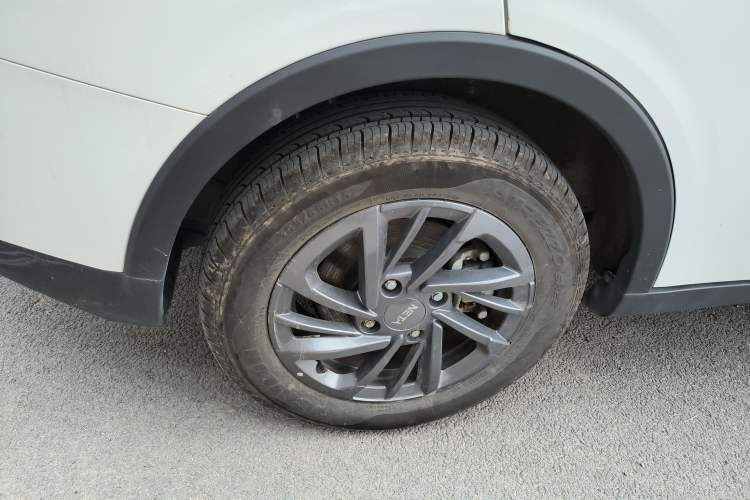 Used NETA V 2021 Standard Range Entertainment Version – Upgraded Model Right Rear Wheel Hub