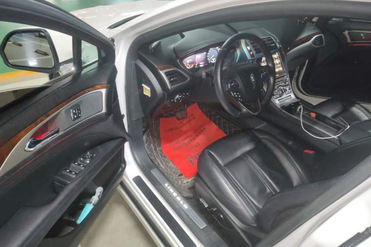 Used Lincoln MKZ 2018 2.0T Premium Edition
