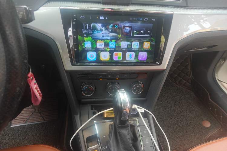 Used Volkswagen Lamando 2017 230TSI DSG Fashion Edition Audio And AC Panel