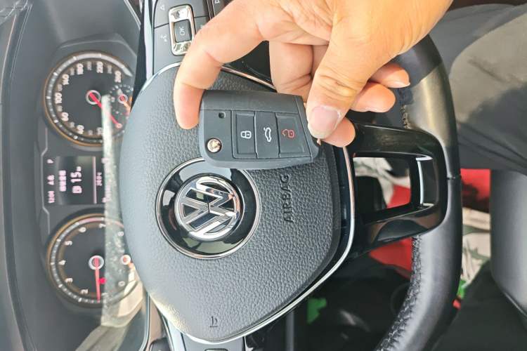 Used Volkswagen Tharu 2020 280TSI Two-Wheel Drive Luxury Plus Version China VI Standard Vehicle Key