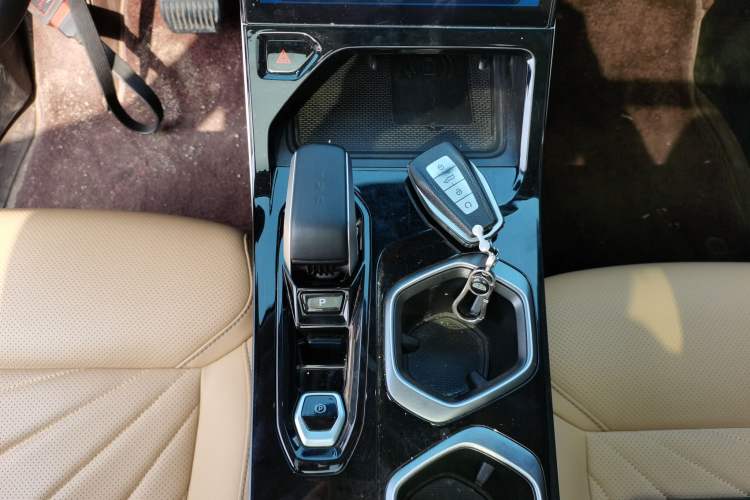 Used Geely Auto FX11 2023 1.5TD DCT Prestige Edition
