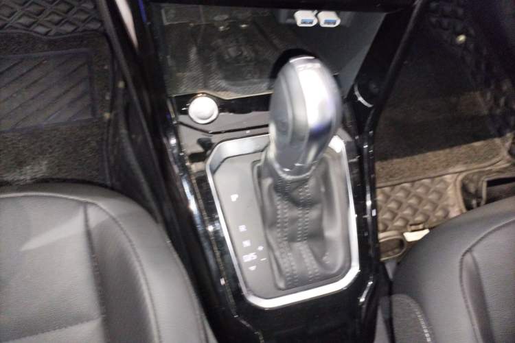 Used Volkswagen T-ROC 2021 280TSI DSG Two-Wheel Drive Comfort Connect Edition
