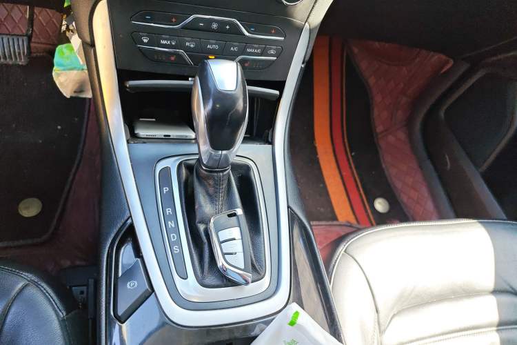 Used Ford Edge 2016 EcoBoost 245 Two-Wheel-Drive Titanium 7-Seater