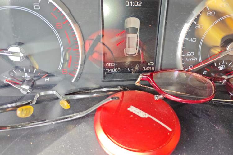 Used Haval H2s 2017 Blue Label 1.5T Dual-Clutch Elite Model Odometer Close Up