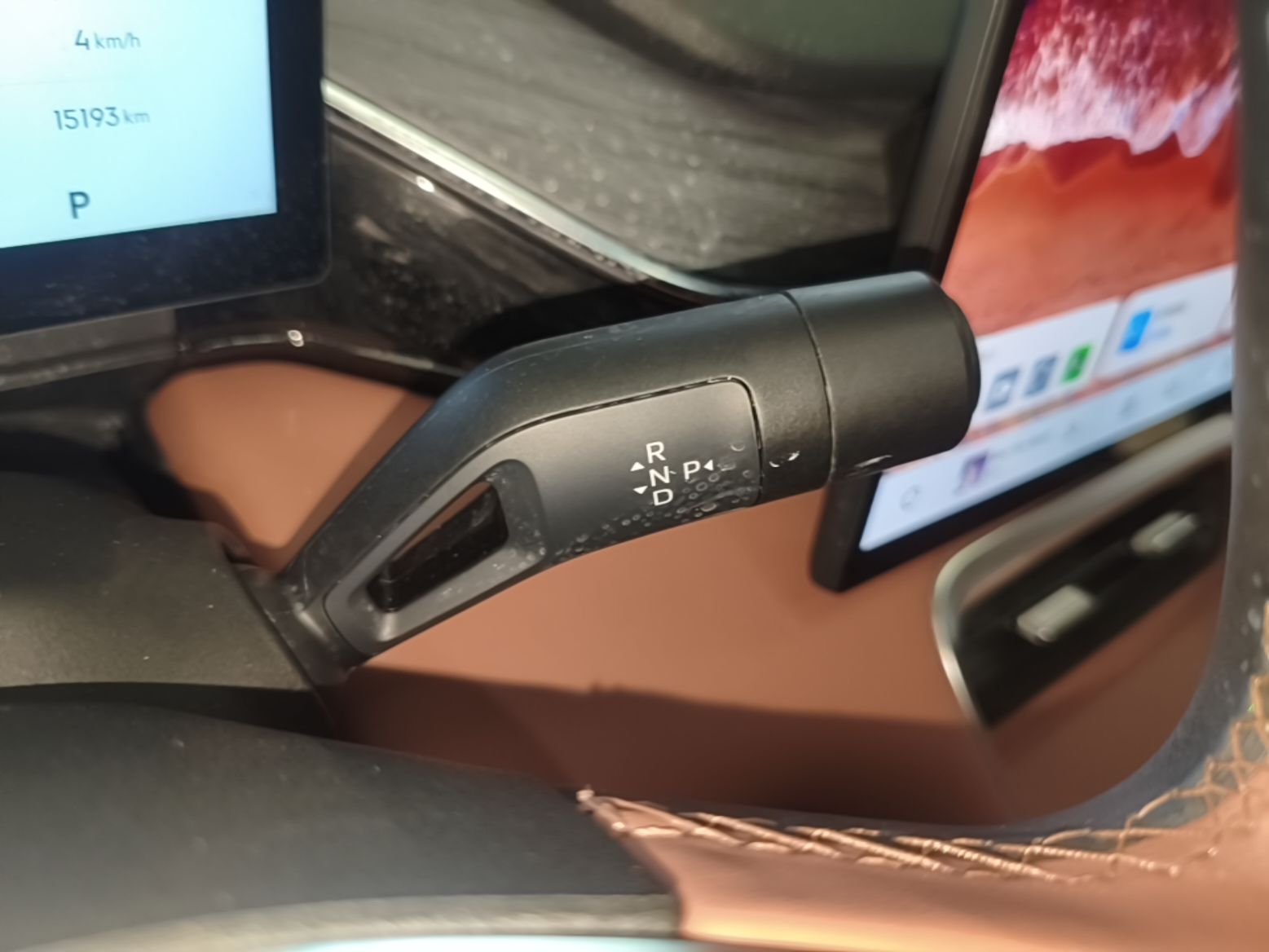 Geely Galaxy L6 2025 EM-i 140km Starship Edition — снимка 16