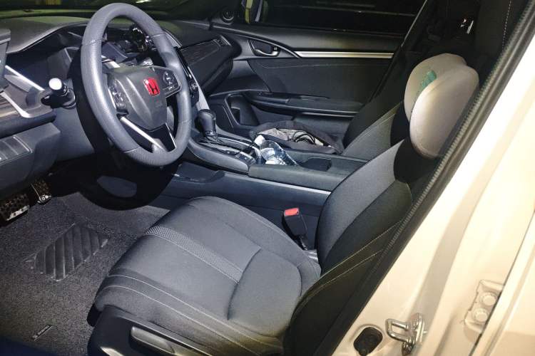 Used Honda Civic 2021 HATCHBACK 220TURBO CVT Trendy Cool Edition