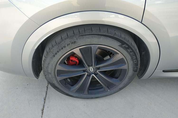 Used Hima AITO M8 2025 Extended-Range Ultra Version 53.4 kWh 5-Seater Edition
