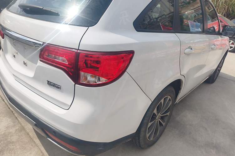 Used Jinbei S70 2017 1.5T Excellence Edition 5 Seats
