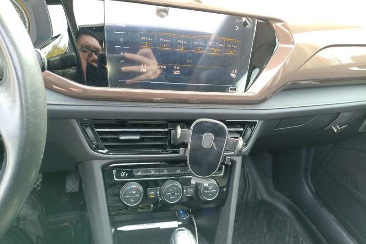 Used Volkswagen Tharu 2019 280TSI Two-Wheel Drive Luxury Version China VI Standard
