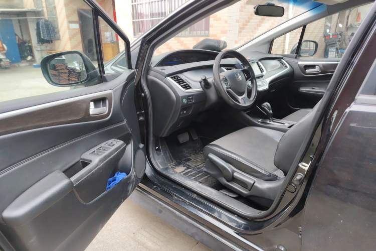 Used Honda Jade 2013 1.8L automatic Comfort version 5 seats