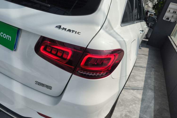 Used Mercedes-Benz GLC 2021 GLC 260 L 4MATIC Luxury Model Exterior 3