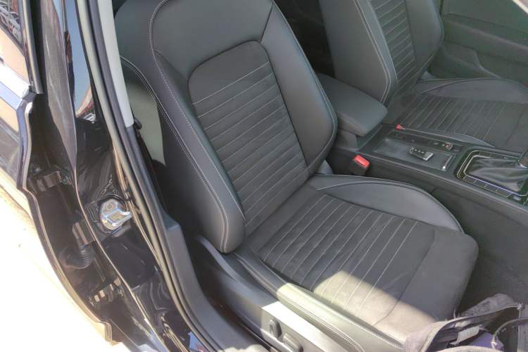 Used Volkswagen Magotan 2020 330TSI DSG Luxury Edition Right Front Seat