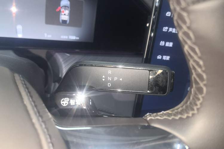 Used Denza Z9 2024 1100 km Four-Wheel Drive Max Version