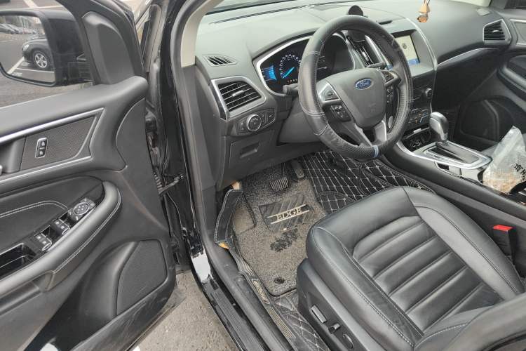 Used Ford Edge 2018 EcoBoost 245 Two-Wheel-Drive Titanium 7-Seater China VI Standard
