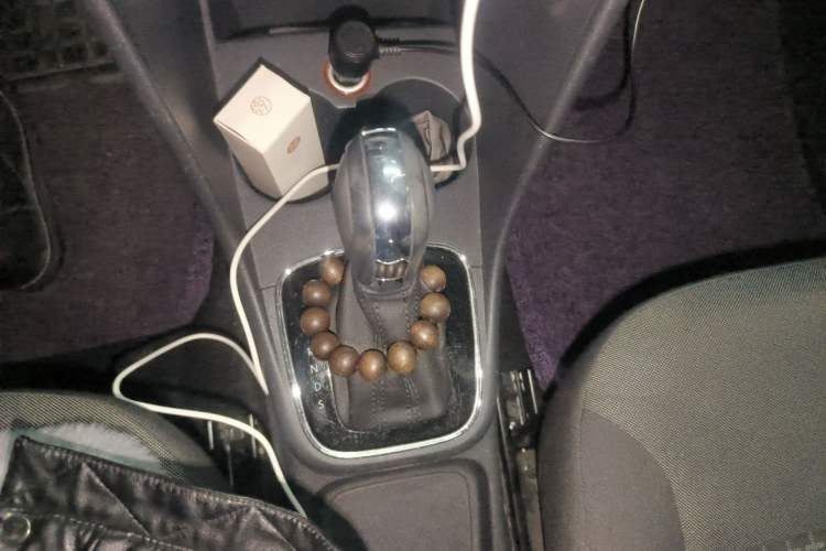 Used Volkswagen Polo 2016 1.6L Automatic Comfort Model Gear Lever