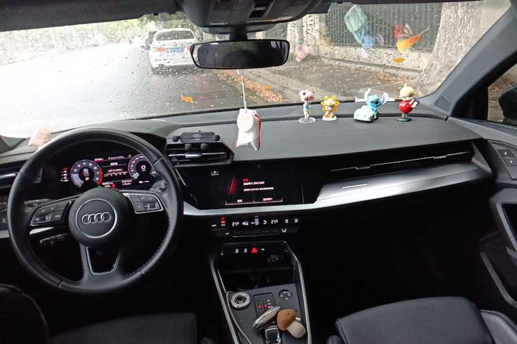 Used Audi A3 2022 Sportback 35 TFSI Fashionable Sports Model Center Console