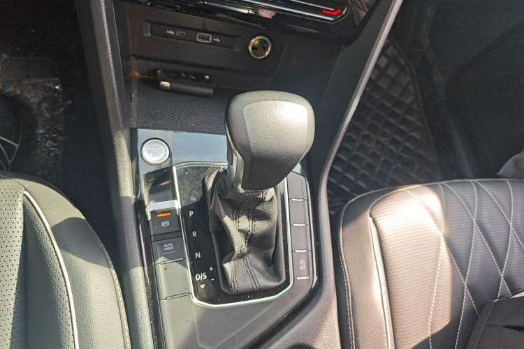 Used Volkswagen Tiguan L 2023 330TSI Automatic Two-Wheel Drive Smart Edition Gear Lever