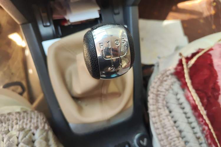 Used Skoda Octavia 2009 1.6L Manual Eado Edition Gear Lever