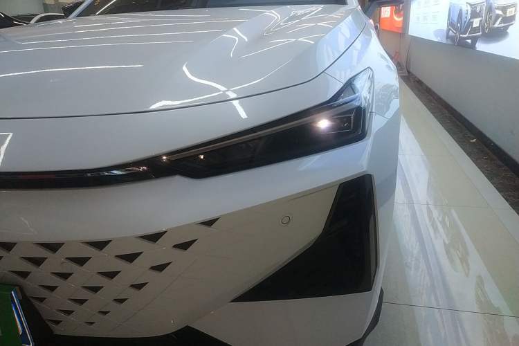 Used CHANGAN UNI-V 2024 1.5T Prestige Edition
