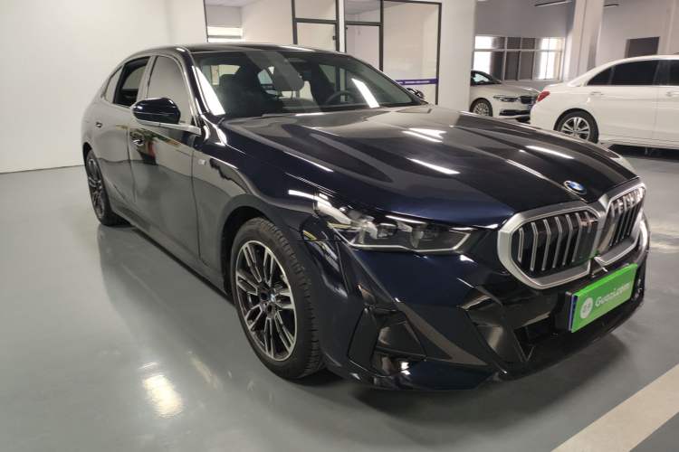 Used BMW 5 Series 2024 525Li M Sport Package