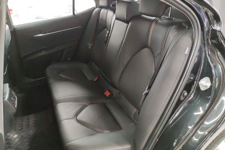 Used Toyota Camry 2023 2.0G Luxury Edition
