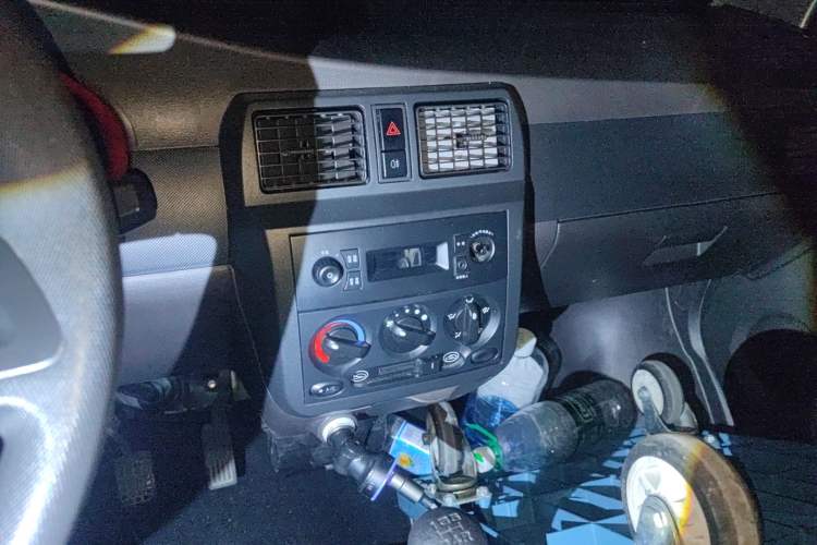 Used Wuling Rongguang 2017 1.5L Extended Basic Version Audio And AC Panel