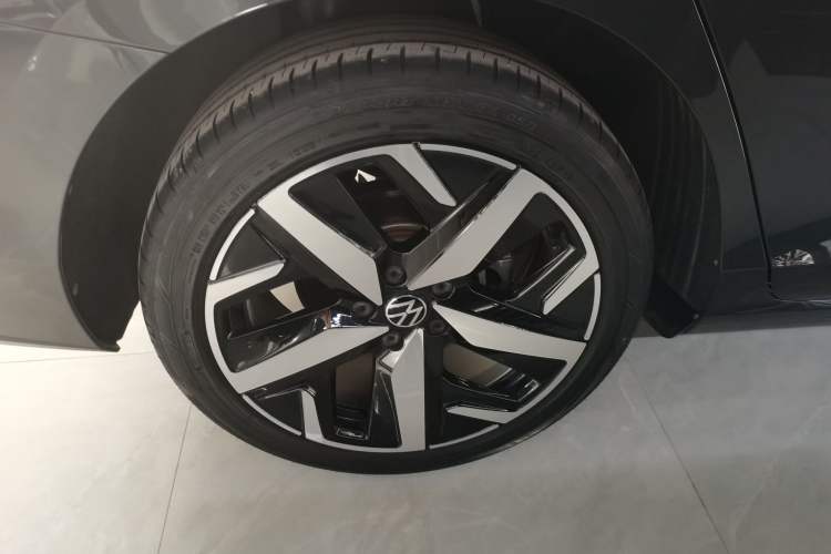 Used Volkswagen Lamando 2023 Lavida L 280TSI DSG Cool & Spicy Edition
