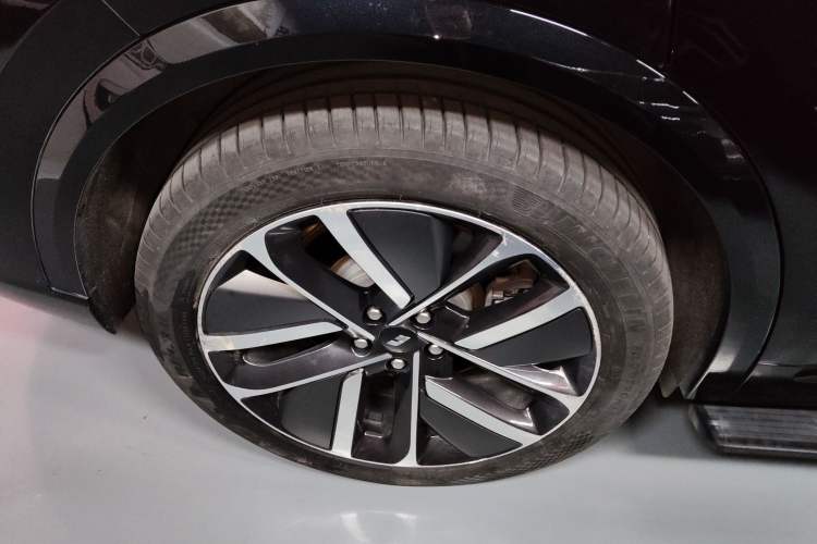 Used Li Auto L9 2022 Max model Exterior 5