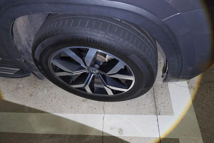 Used Volkswagen Teramont 2017 380TSI Four-Wheel Drive Luxury Edition Right Front Wheel Hub