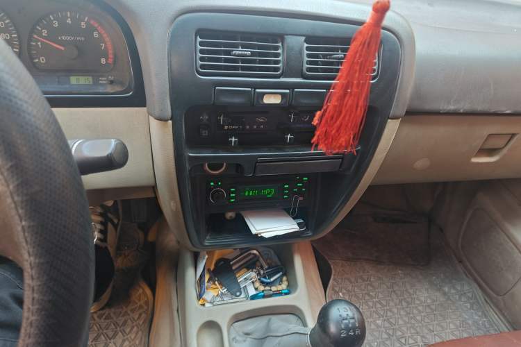 Used Dongfeng Ruichi 2010 2.4L Gasoline Two-Wheel Drive Standard Version ZG24
