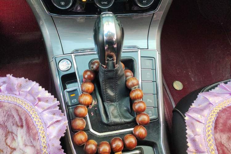 Used Volkswagen Passat 2017 330TSI DSG Luxury Edition Gear Lever