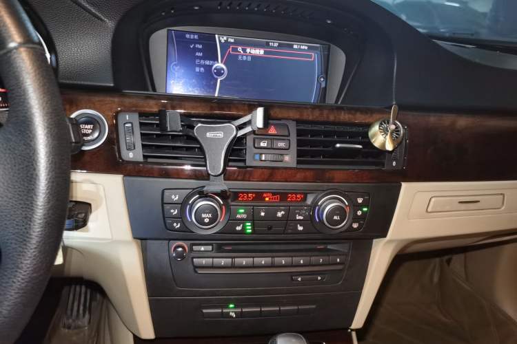 Used BMW 3 Series 2010 320i Luxury Edition
