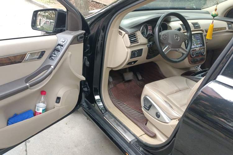 Used Mercedes-Benz R-Class 2011 R 350 L 4MATIC