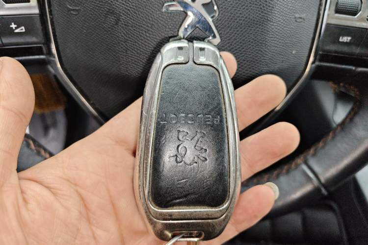 Used Peugeot 5008 2017 380THP 7-Seater Elite Edition