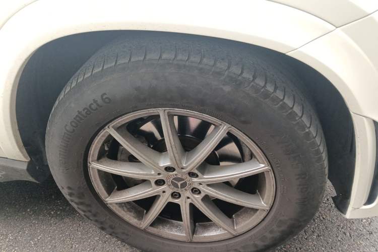 Used Mercedes-Benz GLE 2020 Restyled GLE 350 4MATIC Fashion Edition Right Front Wheel Hub