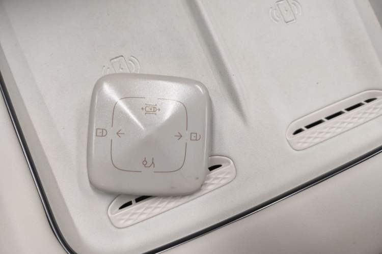 Used Zeekr 7X 2025 100kWh Long-Range All-Wheel Drive Intelligent Driving Version Interior 1