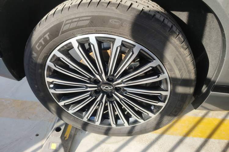 Used Chery Tiggo 9 C-DM 2025 1.5T 106KM Ultra-Comfort Edition 5 Seats Lithium-NMC
