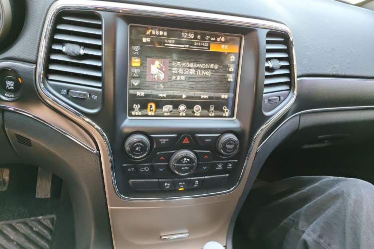 Used Jeep Grand Cherokee (Import) 2014 3.0L Comfort Navigation Edition
