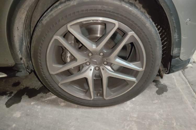 Used Mercedes-Benz GLC AMG 2018 AMG GLC 63 4MATIC+ Right Front Wheel Hub